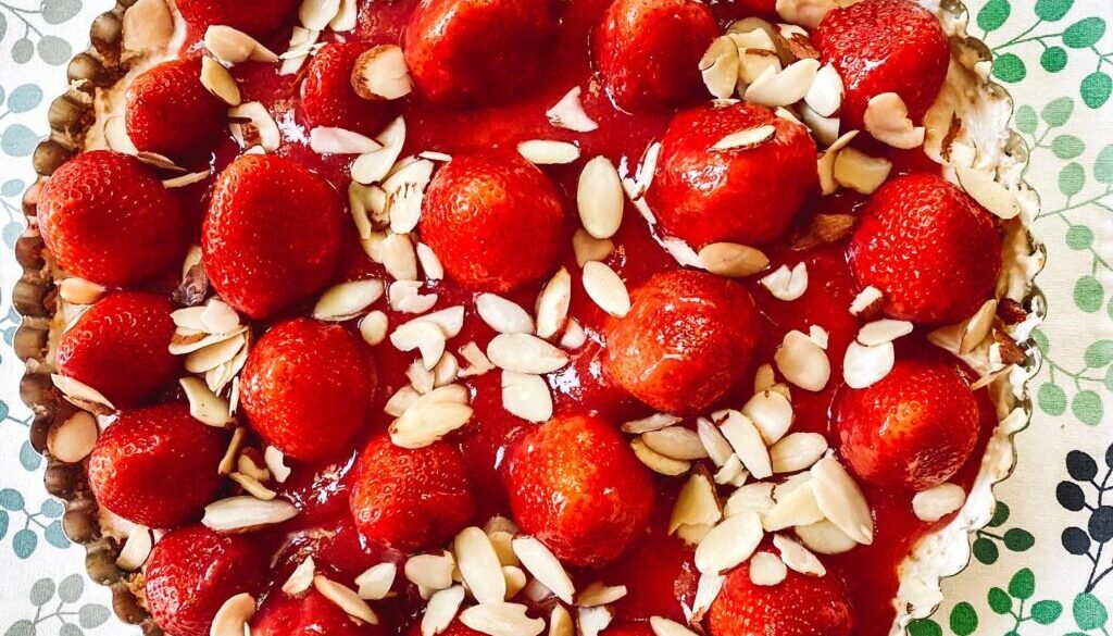 Strawberry almond tart